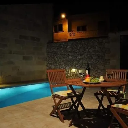Traveller's Guest house *