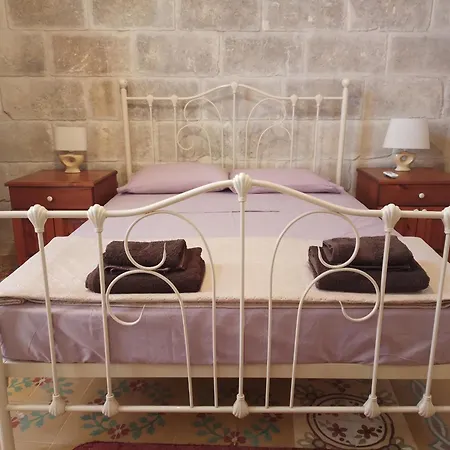 Traveller's Guest house *